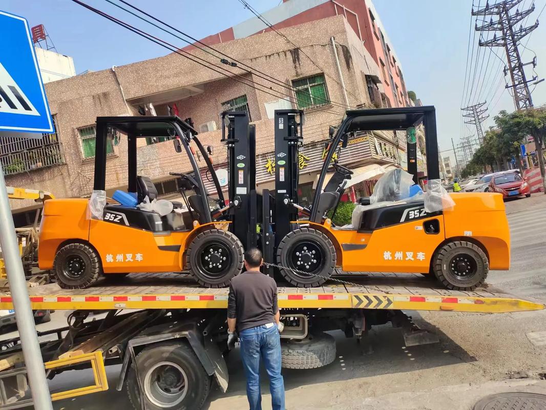 昆明到大理鲜花冷链联动整车运输案例:现场交接